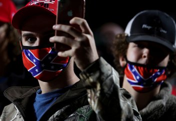 Троянский конь. Напуганные новой политикой WhatsApp люди ринулись в Telegram и Signal. Но так ли они безопасны?