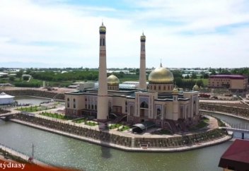 Сарыағаш медреседе осылай болып жатыр... (видео)