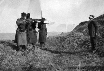 ПОЧЕМУ ПЕРЕД РАССТРЕЛОМ ЗАВЯЗЫВАЮТ ГЛАЗА?