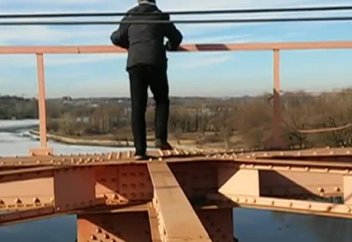 Ажалы таспаға тартылып қалды