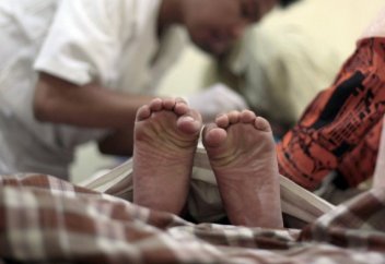 Үйде сүндеттеуге тыйым салынды