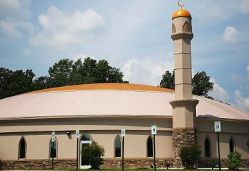 Шіркеудің тыйымына қарамастан христиандар мешітке келді