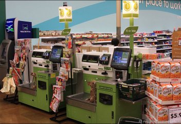 Кассир мұсылман тұтынушыға қызмет көрсетуден неге бас тартты?