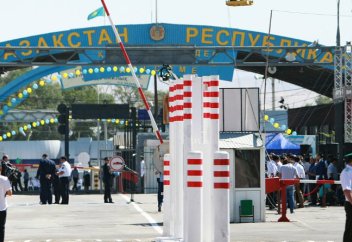 В Казахстане ввели запрет на въезд педофилам и экстремистам