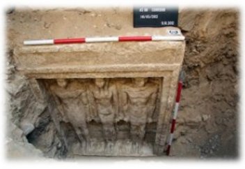 Обнаружение новой гробницы неизвестной царицы во время раскопок в Египте