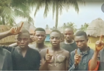 Пұттарды өртеп, жаппай исламды қабылдады (видео)