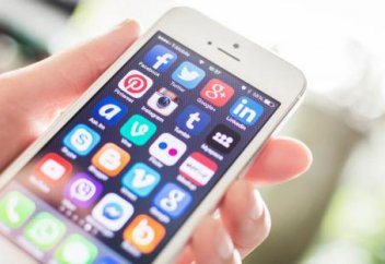 Власти США будут проверять социальные сети мигрантов