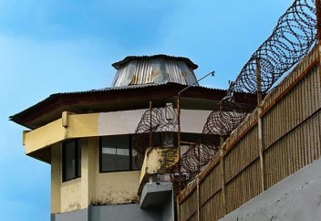Голод и перенаселённость европейских тюрем: какова позиция вашей страны?