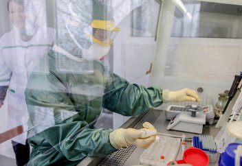 Учёные нашли сочетание лекарств, ускоряющее выздоровление от COVID-19 вдвое