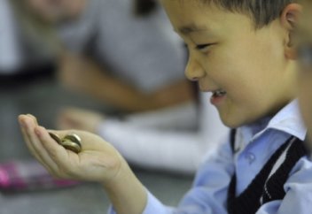 Қазақстанда мектептерде ақша жинаған мұғалімдер жұмыстан шығарылуы мүмкін