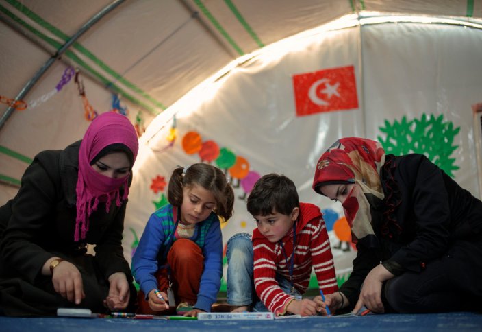 Разное: ООН: Турция последние пять лет принимает беженцев больше, чем другие страны