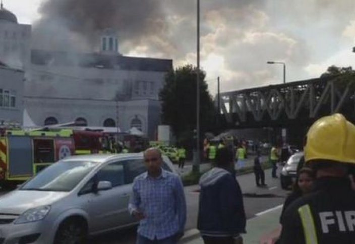 Жаһан: Батыс Еуропадағы ең үлкен мешітті өрт шалды (видео)