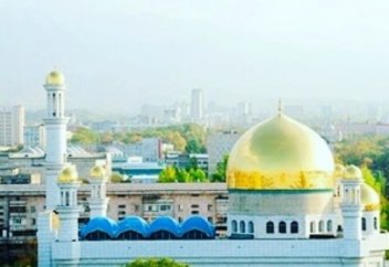 ӨЛЕҢМЕН ӨРІЛГЕН «ФАТИХА» ЖӘНЕ "ЫҚЫЛАС" СҮРЕСІ