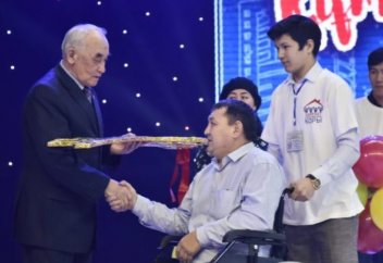 «Харекет» қоры тағы бір отбасына қуаныш сыйлады