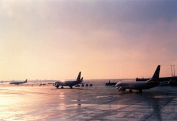 Гражданам из 12 стран больше не разрешается въезжать в США