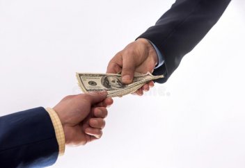 Досым бұрын менен жүз доллар қарыз алған еді, енді қайтарар кездегі туындаған арадағы артық ақша өсім емес пе?