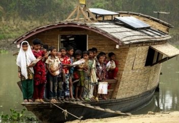 ҚАЙЫҚТА орналасқан мектеп, ҮҢГІРДЕГІ оқу орны және ЖЕР АСТЫНДА оқитын оқушылар