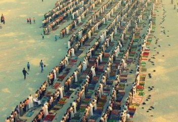 Имам­ға ке­ші­гіп ұйы­ған адам на­ма­зын қа­лай жал­ғас­ты­ра­ды?