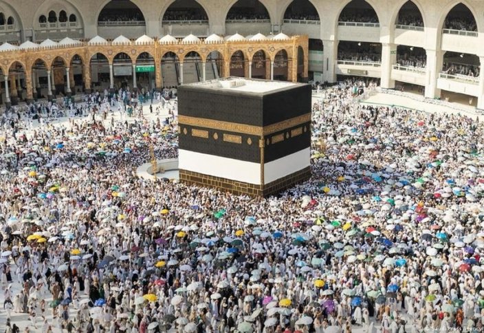 Паломники из Узбекистана получили возможность подать заявки на поездку в хадж онлайн