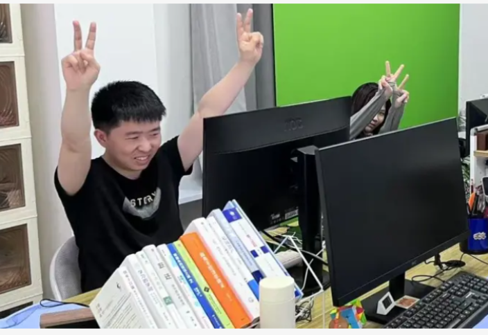 Зачем безработная молодежь в Китае «ходит на работу» в фейковые офисы?