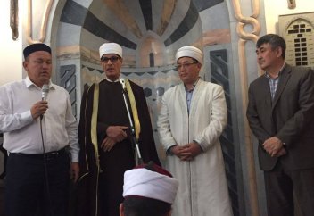 Қайрат Жолдыбайұлы мешітке қызметке келді