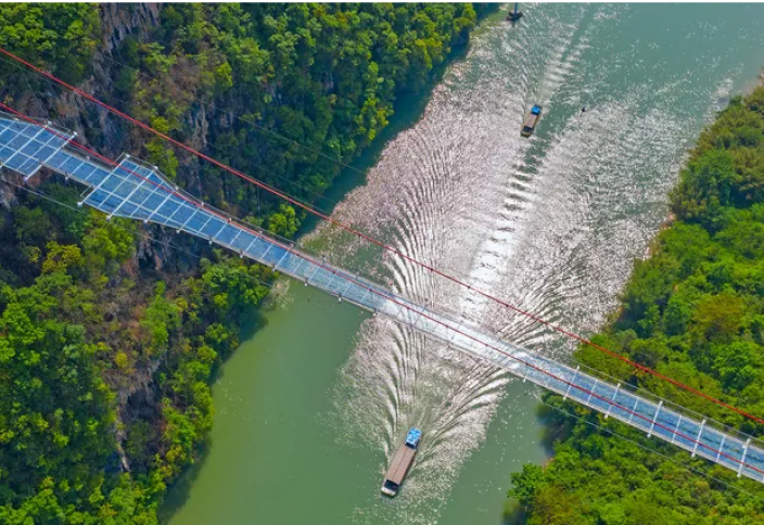 В Китае открыли самый длинный стеклянный мост (фото+видео) Видео: самые опасные и необычные мосты
