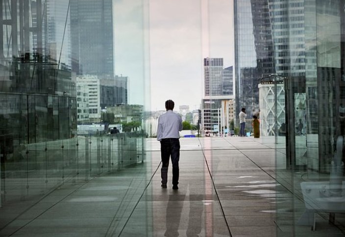 Сотрудники по всему миру имитируют бурную деятельность. Как компании теряют из-за них миллионы долларов?