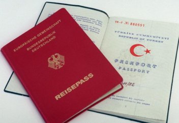 Атеисты требуют убрать из паспортов пункт о вероисповедании