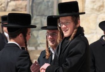 Еврейлер балаларына Мұхаммед есімін қойып жатыр