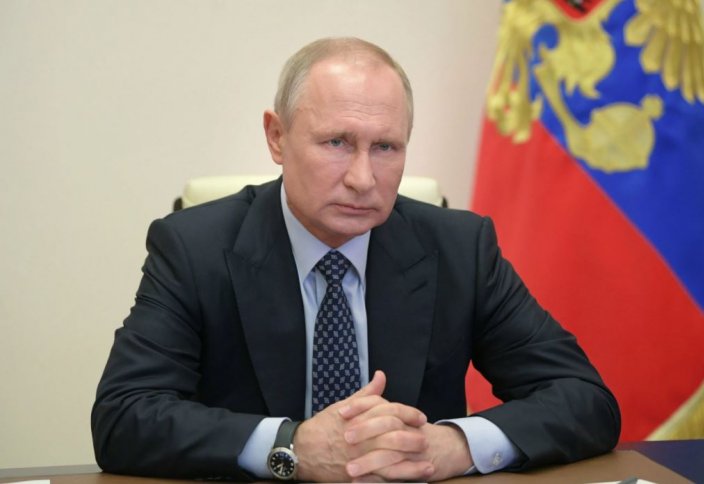 Путин назвал провокаторами тех, кто оскорбляет чувства верующих, прикрываясь свободой слова (ВИДЕО)