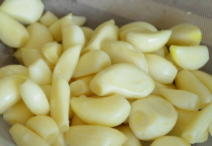 Ученые рассказали, кому нельзя есть чеснок