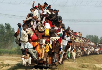 Үндістан халық саны Қытайдан асып түсті