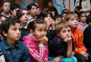 Қазақстандағы балалар үйінде тәрбиеленушілер саны 60 пайызға азайған