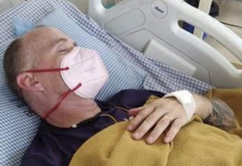 Разные: Мужчина за одну поездку в Индию подхватил коронавирус, малярию, лихорадку денге и укус кобры