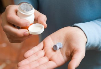 Кері әсері жоқ әрі тәуелді етпейтін, ауруды басатын дәрі жасалды