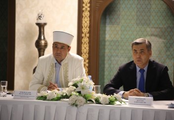 ДІН ІСТЕРІ МИНИСТРІ ҚМДБ-НЫҢ БАСШЫЛАРЫМЕН КЕЗДЕСУ ӨТКІЗДІ (ФОТО)