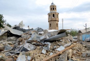 Алланың үйін шынжыр табан трактормен сүріп тастады