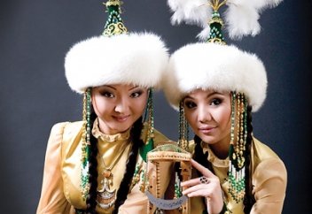 ҚАДІРЛІ   ҚАРЫНДАС