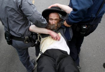 «Евреи вынуждены страдать» Они пережили Холокост, но их все еще ненавидят