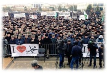 Ингушетии прошел 15-ти тысячный митинг в поддержку пророка Мухаммада ﷺ (видео)