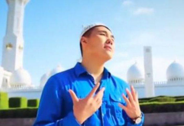 Киргизские артисты все чаще становятся практикующими мусульманами