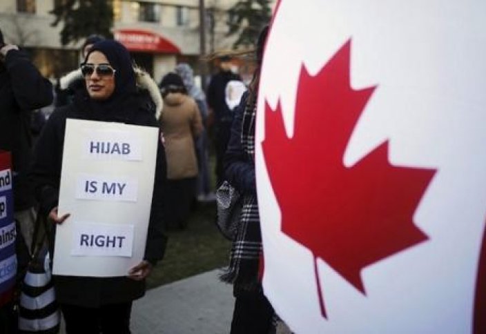 Разное: Хиджаб попал под запрет в Канаде