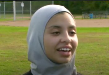 Разное: Дисквалификация школьницы в хиджабе стала поводом для нового законопроекта