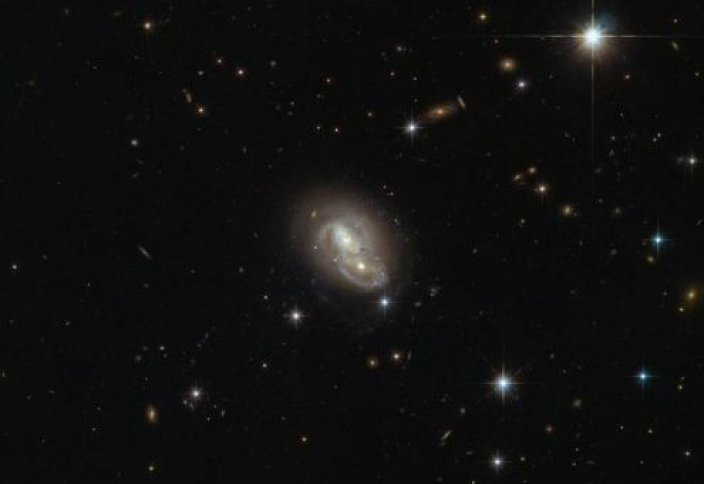 Ученые показали кадры двух гигантских галактик, «танцующих» со сверхестественной скоростью (ВИДЕО)