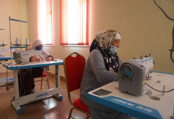 Мешітте бетперде тігу цехі іске қосылды