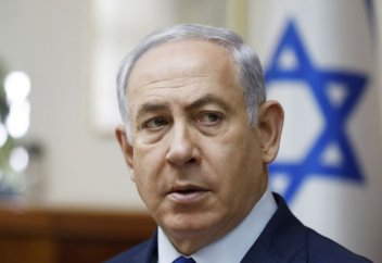 Нетаньяху замер в шаге от суда