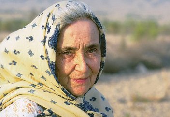 Мұсылман елінде монах әйелді мемлекеттік деңгейде ақтық сапарға шығарып салмақ