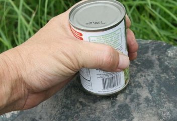 Как открыть консервы без ножа
