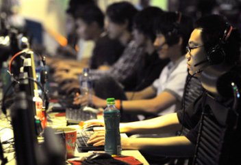 Компьютер ойынын 19 сағат ойнаған қытайлық қайтыс болды