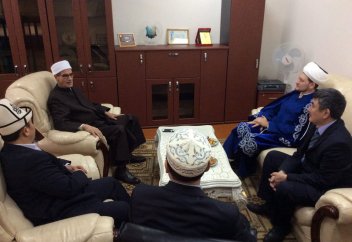 Дамир Мухетдинов провёл встречу с ректором египетского университета «Нур-Мубарак»